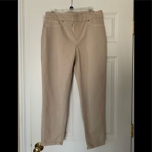 Womans size 13 jean Jehgings